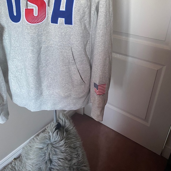 H&M sweatshirt - Picture 2 of 9